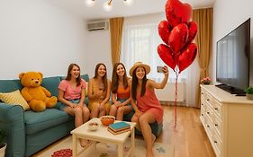 Ines - Modern 2Br Apartment With Garden Views